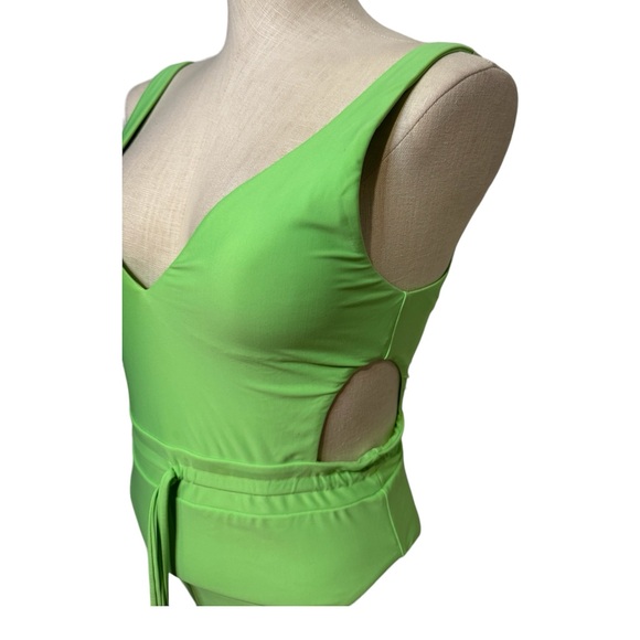 Red Carter Cutout Side One Piece Lime Green
Neon Swimsuit Size Small NWOT - Picture 2 of 4